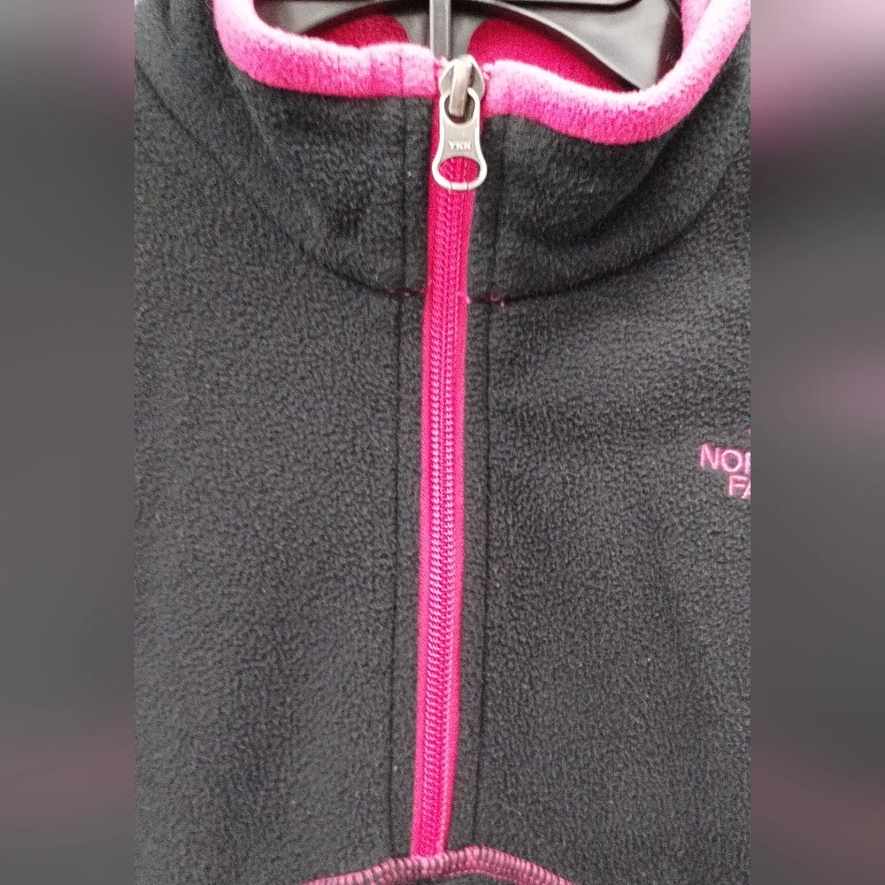 The North Face 1/4 Zip Fleece Pull Over sweater Girls L Black & Pink Lightweight - Picture 11 of 13